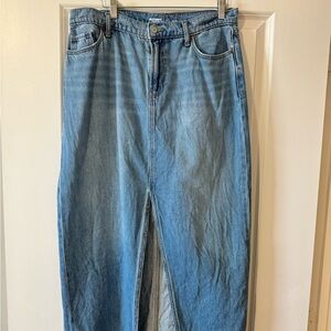 Old Navy Women’s Medium Blue Denim Skirt